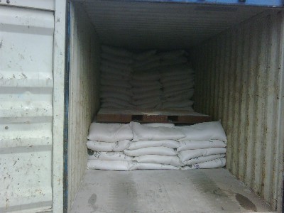 Giám sát đóng hàng bao vào container - Công Ty TNHH Việt Logistics
